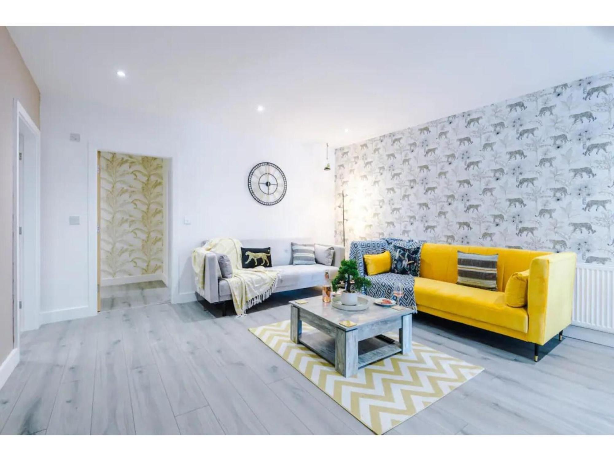 The Ecclesian Deluxe Apartments Near Trafford Centre Eccles Train Station Manchester Luaran gambar