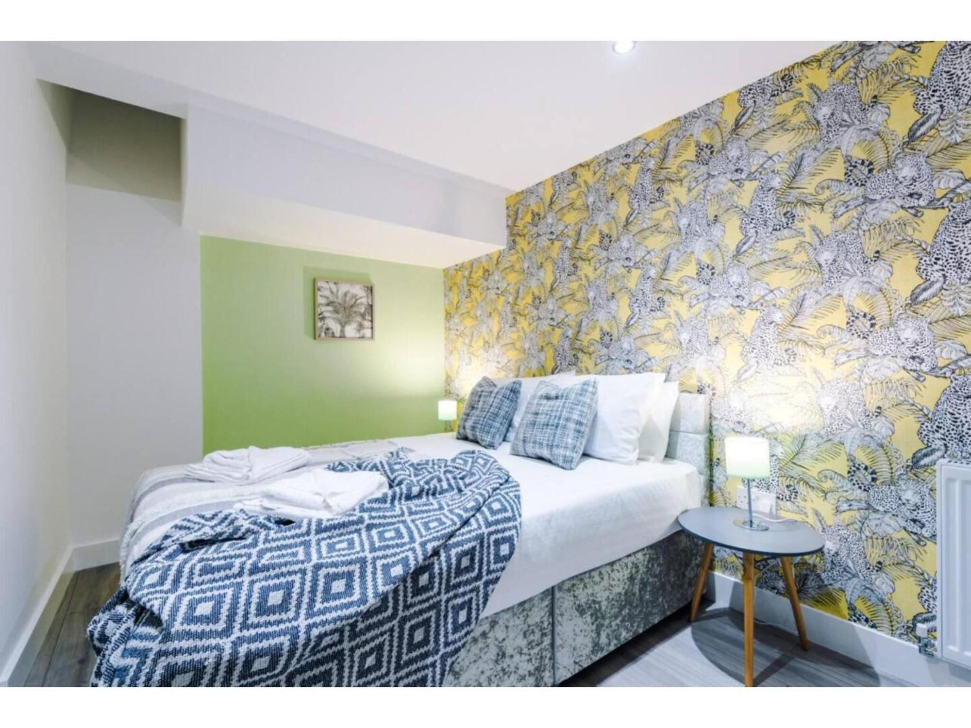 The Ecclesian Deluxe Apartments Near Trafford Centre Eccles Train Station Manchester Luaran gambar