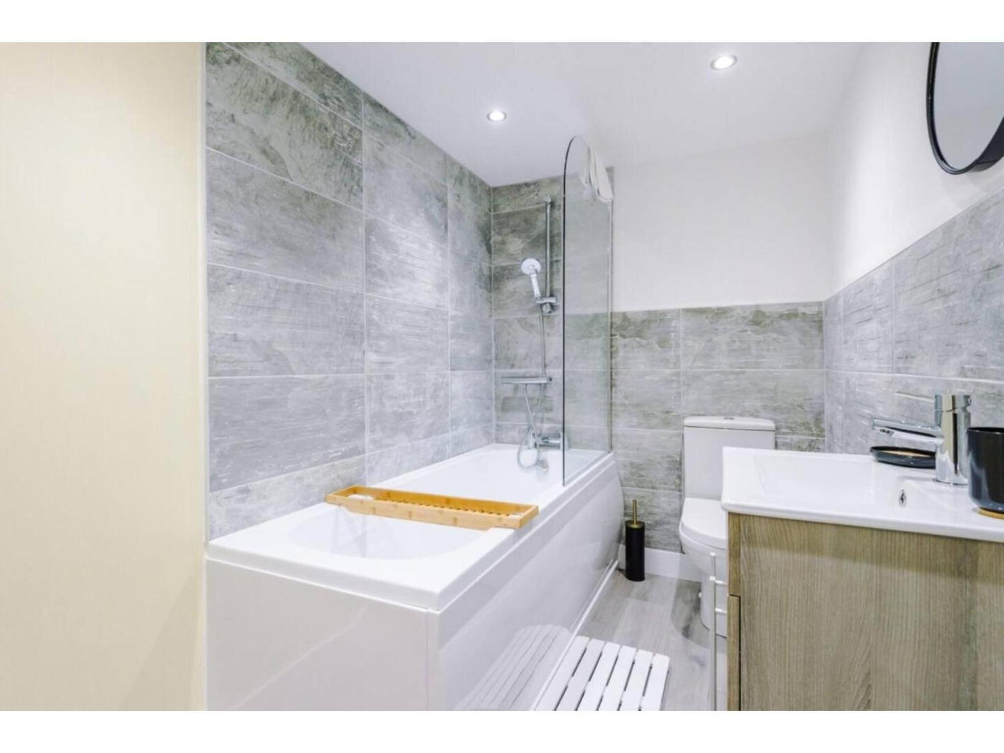The Ecclesian Deluxe Apartments Near Trafford Centre Eccles Train Station Manchester Luaran gambar