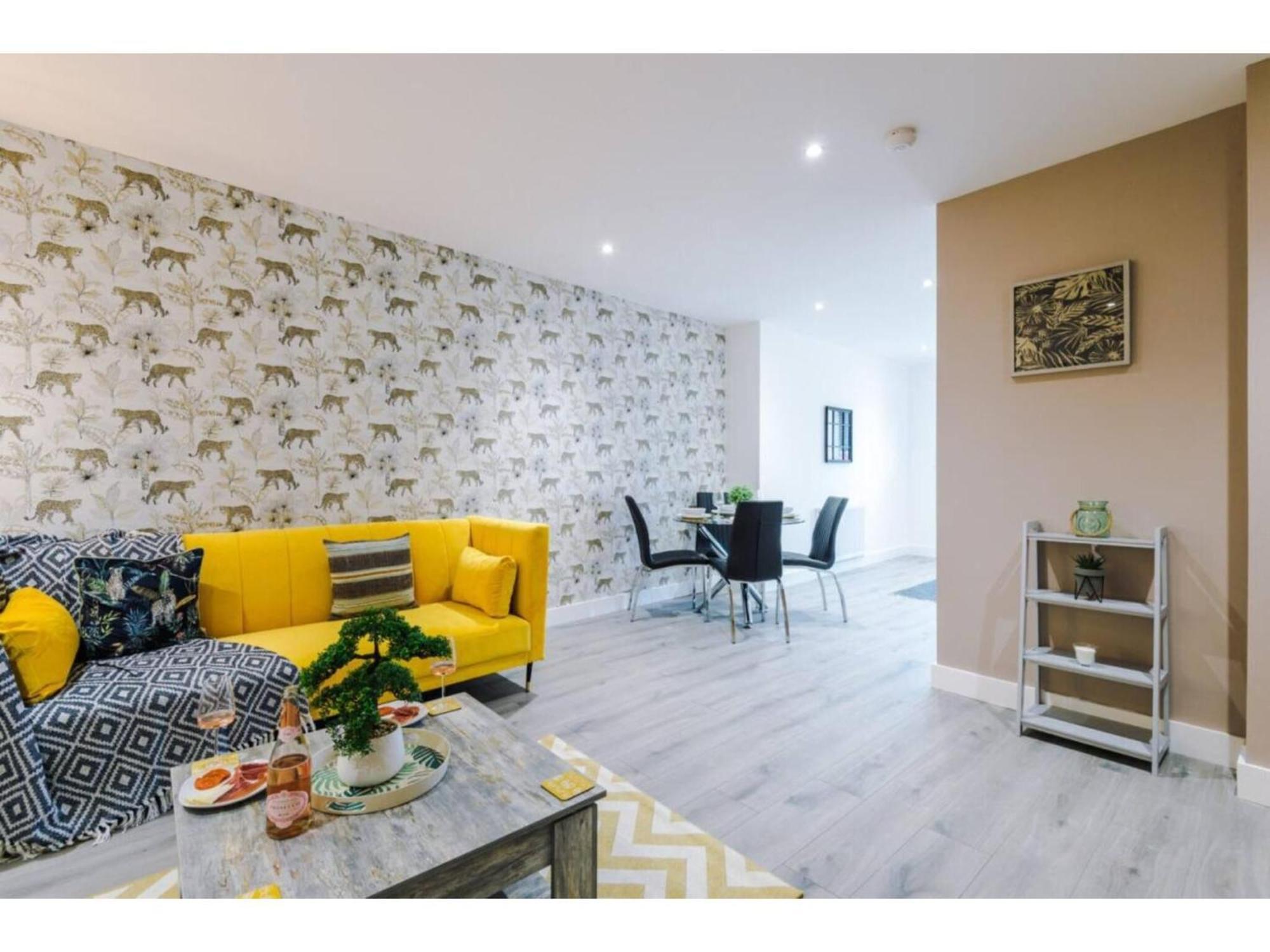 The Ecclesian Deluxe Apartments Near Trafford Centre Eccles Train Station Manchester Luaran gambar